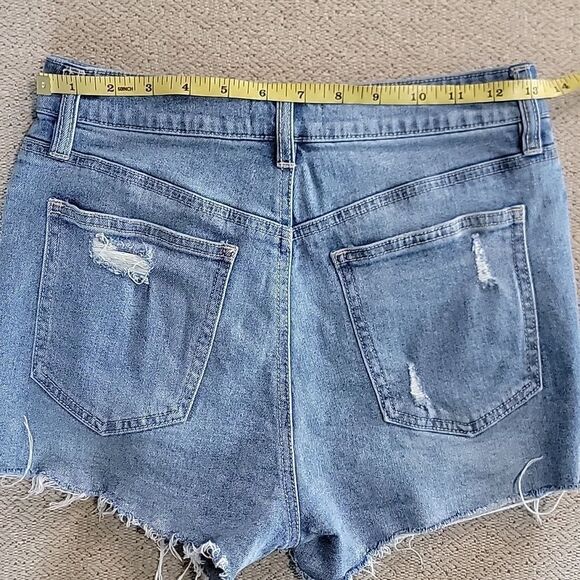 Tgla Distressed Destroyed High Rise Button Fly Jean Denim Shorts - Size 27 - Picture 7 of 14